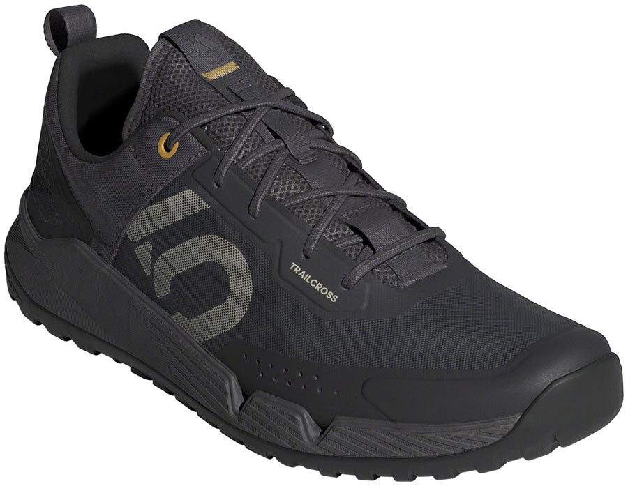 Trailcross LT Flat Shoes - Men's, Charcoal/Putty Gray/Oat