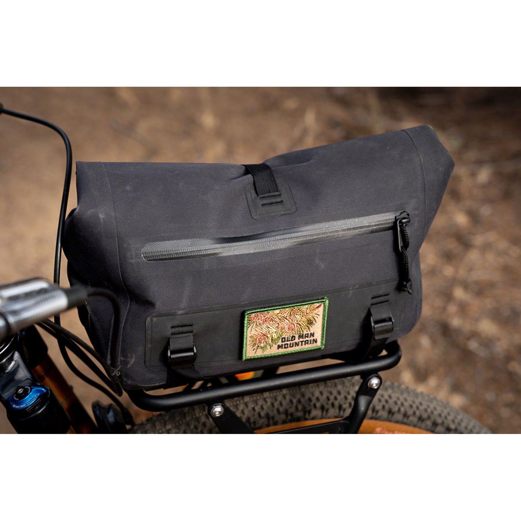 Juniper Trunk Bag - 7L, Black