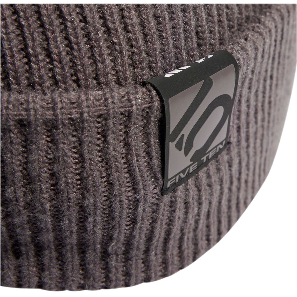 L Beanie