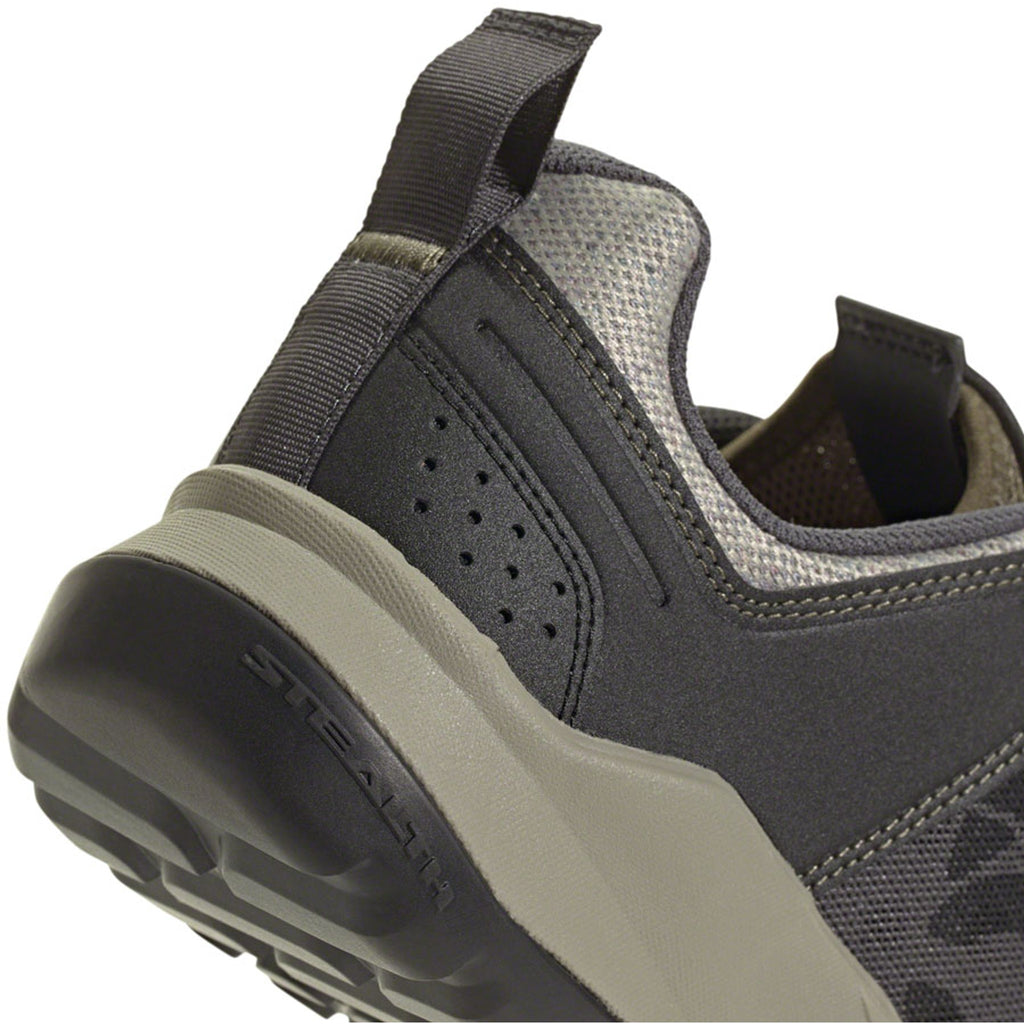 Trailcross XT Flat Shoes - Men's, Gray Six/Core Black/Olive Strata
