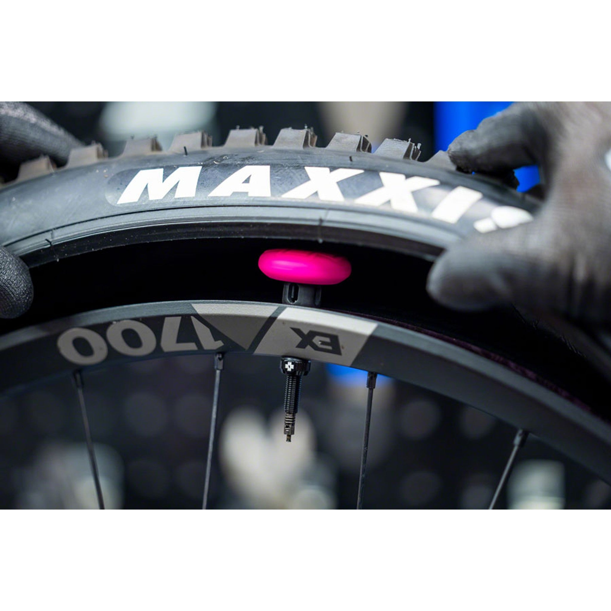 Stealth Tubeless Tag Holder Kit - Includes (2) 44mm V2 Tubeless Valves, Black