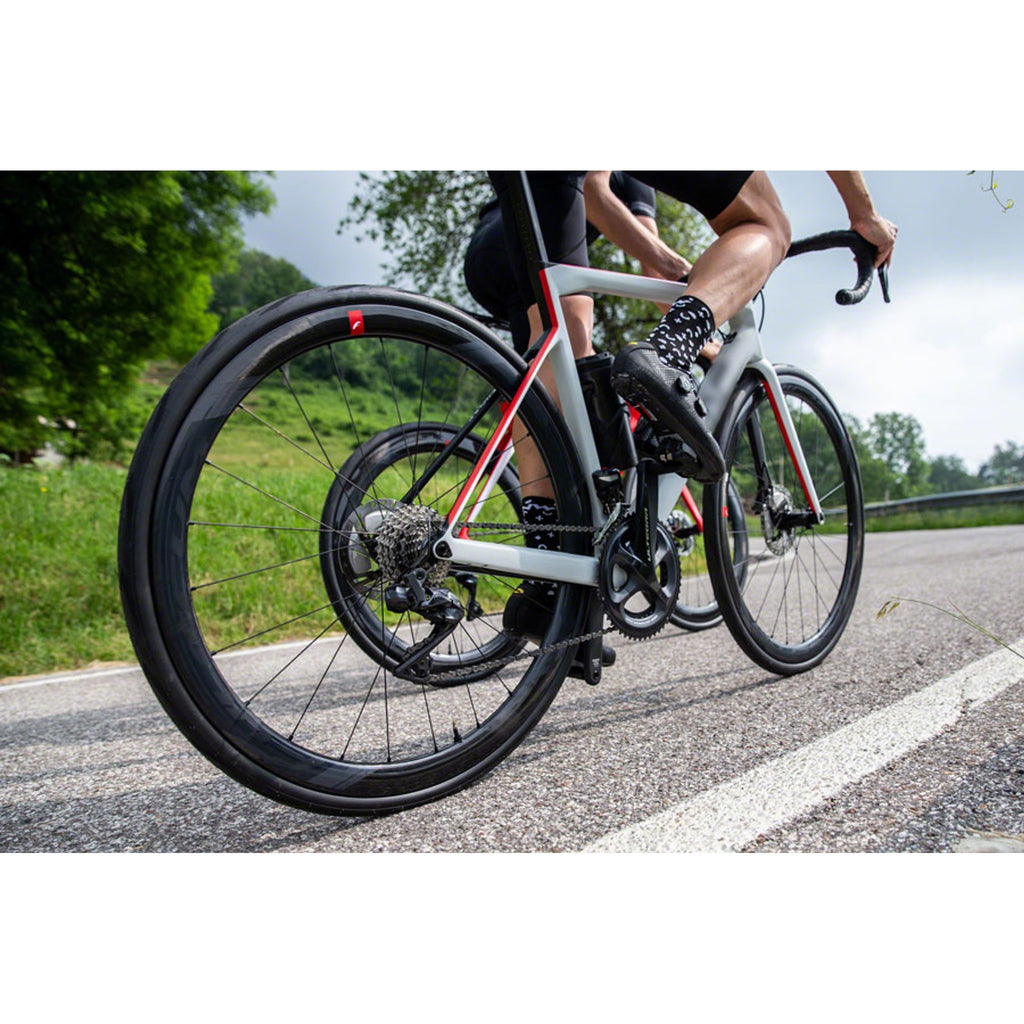WIND 40 DB Rear Wheel - 700, 12 x 142mm, Center-Lock, HG 11, Black, 2-Way Fit
